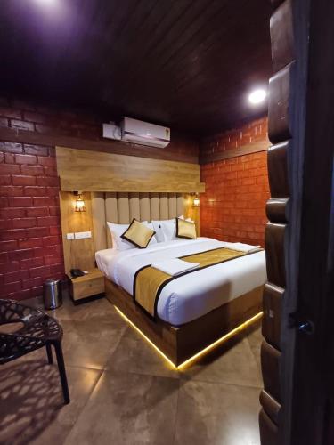 Standard Triple Room with Sea View image 3