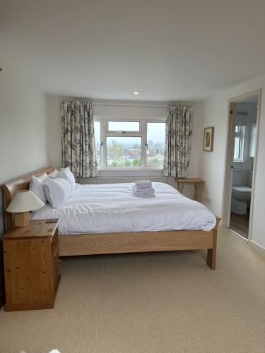 Peaceful Family Retreat Near Gloucester Road