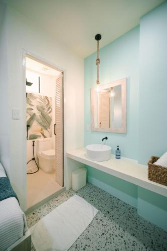 BIG WAVES BOUTIQUE HOTEL SIARGAO Room Type - Double Room with Patio