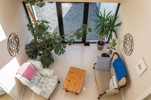 Doleen House - image 4