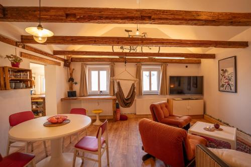 Ferienwohnung Landscapeapartment, 46qm Individual Fewo mit Fernblick ins Zittauer Gebirge, Ferienapartment im historischen Altstadtkern Zittau in Zittau, Deutschland