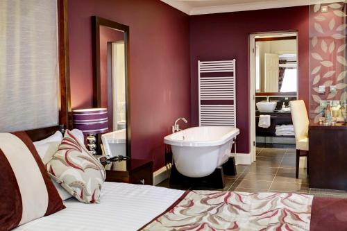 Best Western Forest and Vale Hotel - image 9