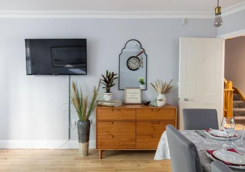Spacious quiet 4bedrooms 6beds house with private garage 3min walk to Paddington Station, Londýn (fotografie 5)