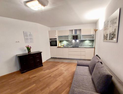 La Scala Apartments - image 4