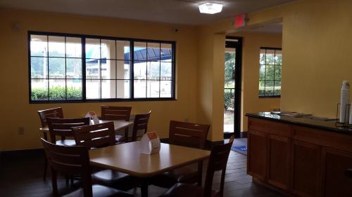 Rodeway Inn Joint Base Andrews Area in Camp Springs, USA