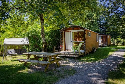 Bungalow with Patio