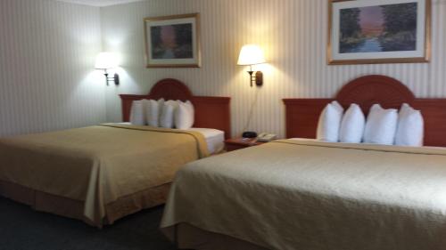 2 double beds