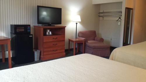 Rodeway Inn Joint Base Andrews Area