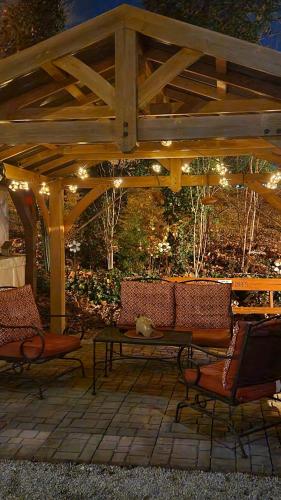 The Iris Garden Downtown Cottages and Suites - 편의 시설/서비스