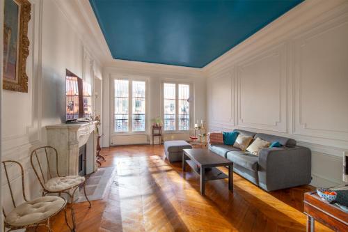 Nice 2-bedroom apartment located Porte Maillot, Paris 17, by Easyflat - Location saisonnière - Paris