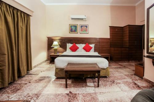 Super Townhouse 1267 Dayal Lodge - A Boutique Hotel