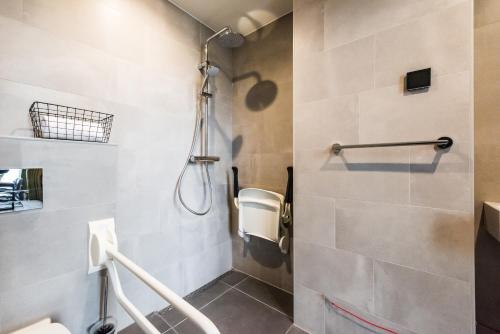 Short Stay Group Eastern Docklands Apartments - image 12