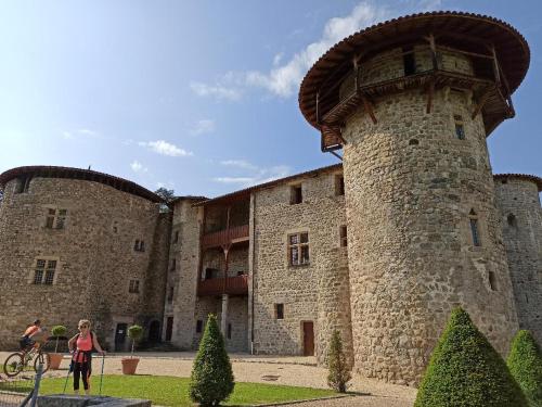 Gîte le rocher du château de Retourtour