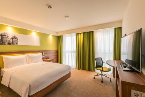 Hampton By Hilton Munich City Center - image 13