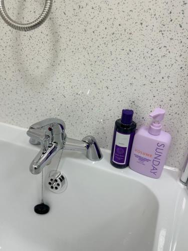Private En-suite, Birmingham (photo 8)