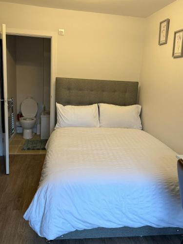 Private En-suite, Birmingham (photo 7)