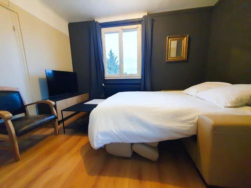 EXIGEHOME - Magnifique T3 à 10 km de Paris Porte de St Cloud (EXIGEHOME - Magnifique T3 a 10 km de Paris Porte de St Cloud) in Vaucresson