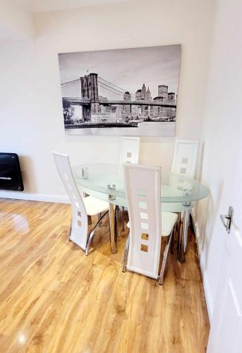 Удобства, Apartment 4 - striking, 2 bedroom luxury apartment - close to town, mainline rail & theatre in Дарлингтън