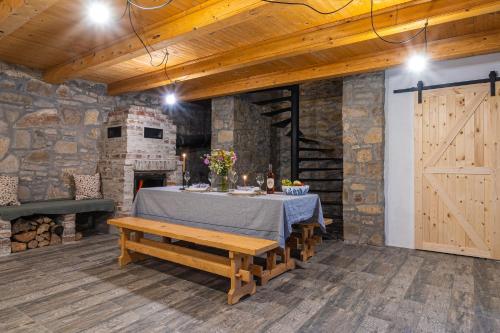 Iekārtas, Essentia - Vinársky domček (Essentia - Vinarsky domcek) in Vinicky