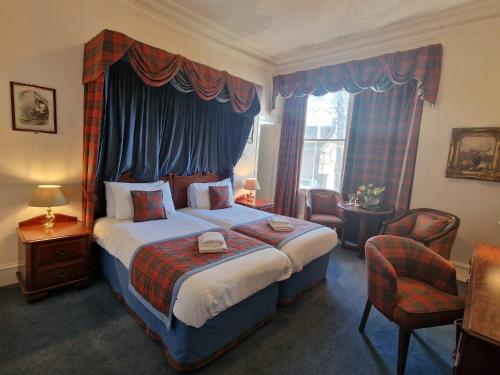 Lovat Arms Hotel