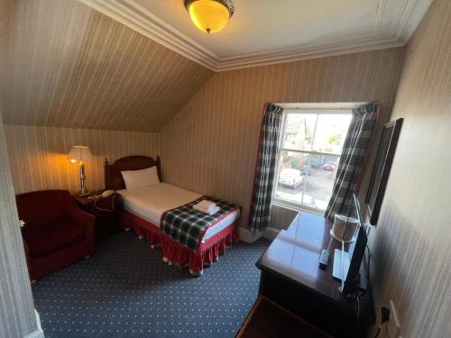 Lovat Arms Hotel