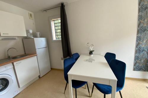 Les Naïades J60 - 2 bedrooms for 5 people ! (Les Naiades J60 - 2 bedrooms for 5 people !) in Avene