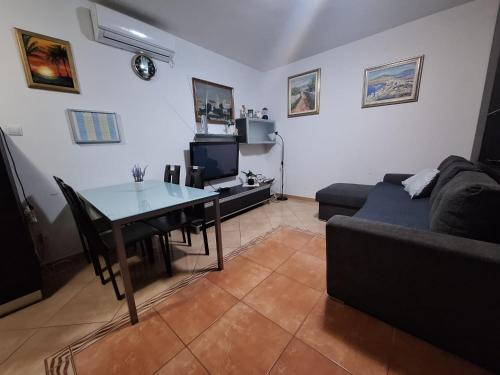 Brač Island Holiday Home With Pool And Sea View