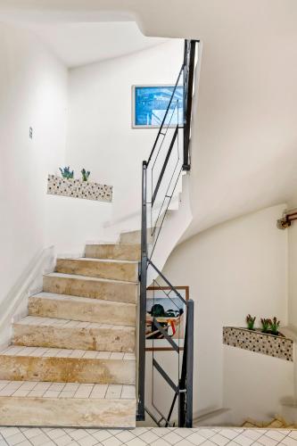 One Love Central Apartment - image 2
