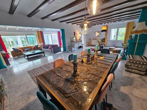 صالة مشتركة/ منطقة التلفزيون, Villa Bahamas - Your very own Fairytale vacation palace in Montgo de Toscamar