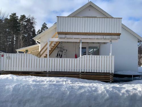 Fin Villa nära insjön Burtäsket