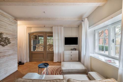 Superior One-Bedroom Apartment
