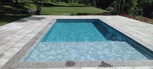 Peldbaseins, Fazenda São Miguel (Fazenda Sao Miguel) in Monte Alegre do Sul