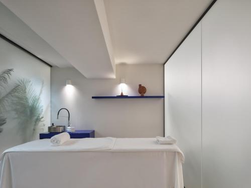 The Newel Acropolis - image 14