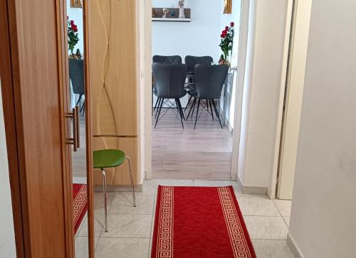 Veronica Fejer Apartment - image 5