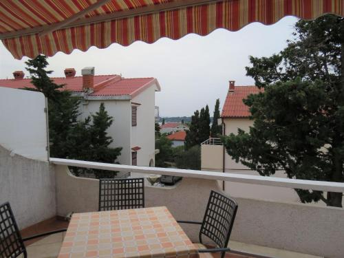 One-Bedroom Apartment image 10