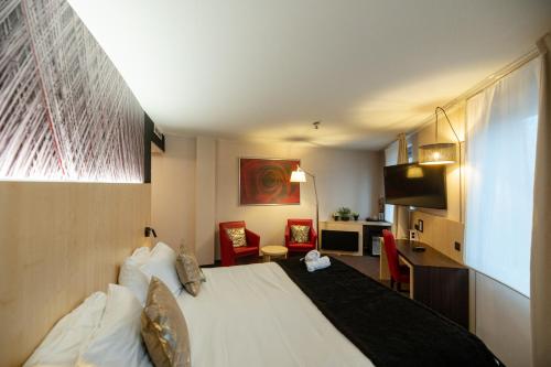 Hotel Alize Mouscron - Tap to explore photos