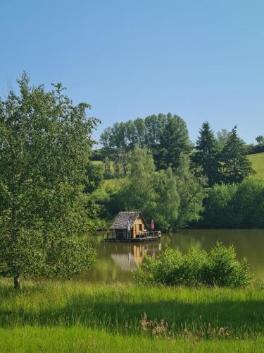 Cabane sur Pilotis - Le Paraclet in Saint-Nizier-sur-Arroux