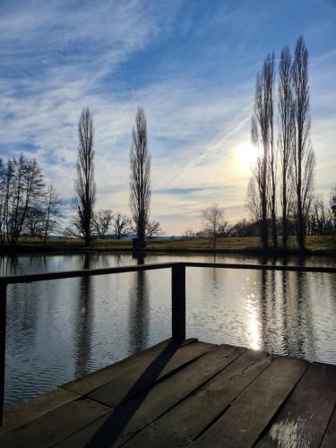 Cabane sur Pilotis - Le Paraclet in Saint-Nizier-sur-Arroux