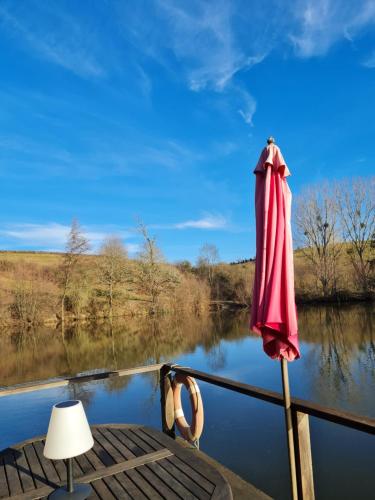 Cabane sur Pilotis - Le Paraclet in Saint-Nizier-sur-Arroux