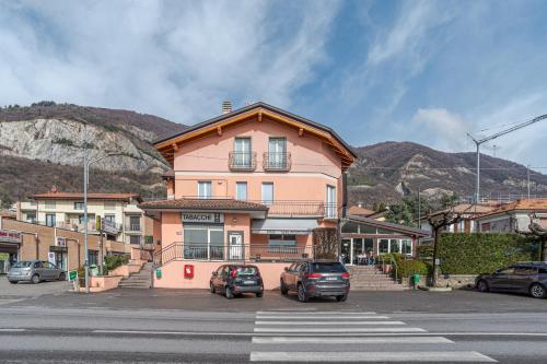 2 bedrooms, 5 beds