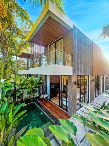 The Hitam Tiny Villa - Stylish Villa in Serene Location 5 Mins to Beach