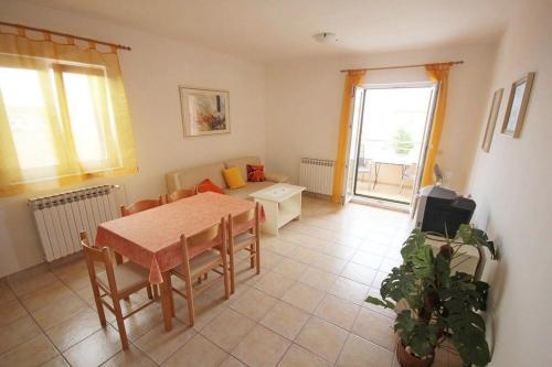 One-Bedroom Apartment with Balcony image 8