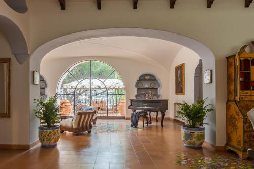 Létesítmények, Villa Le Pagine Bianche in Lacco Ameno