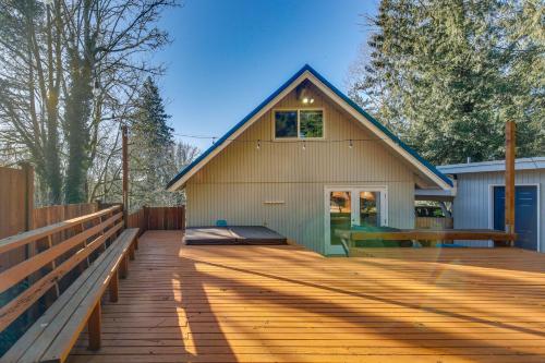 Renton Home with Fire Pit and Nearby Lake Access!