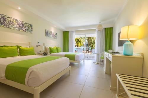 Sea View Room image 2