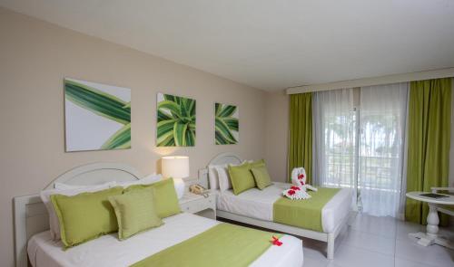 Sea View Room image 4