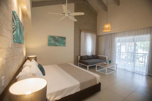 Junior Suite Ocean Front (Golden Club VIP) image 3