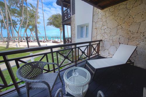 Junior Suite Ocean Front (Golden Club VIP) image 4
