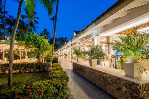 ผับ/เลาจน์, บิสตา ซอล ปุนตา กานา บีช รีสอร์ต แอนด์ สปา - ออล อินคลูซีฟ (Vista Sol Punta Cana Beach Resort & Spa - All Inclusive) in พุนตา คาน่า