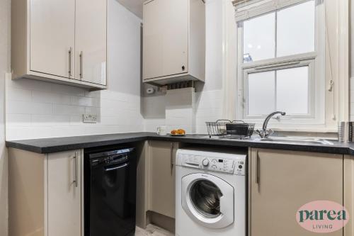 Parea Living - Leytonstone, 2-Bedroom Serviced Apartment, Free Parking, Remote Working